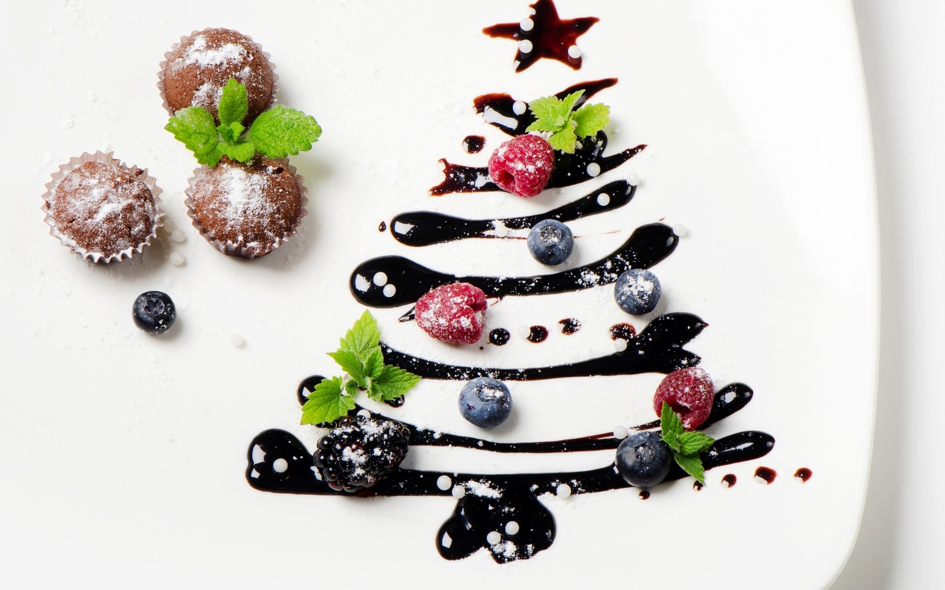 рождество еда сладкий фрукты ягодка крем эпикур плиты рабочего стола шоколад сладости украшения