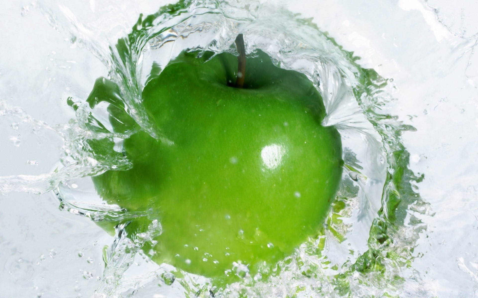 фрукты мокрый падение еда воды холодная природа всплеск свежесть здоровый здоровья пузырь