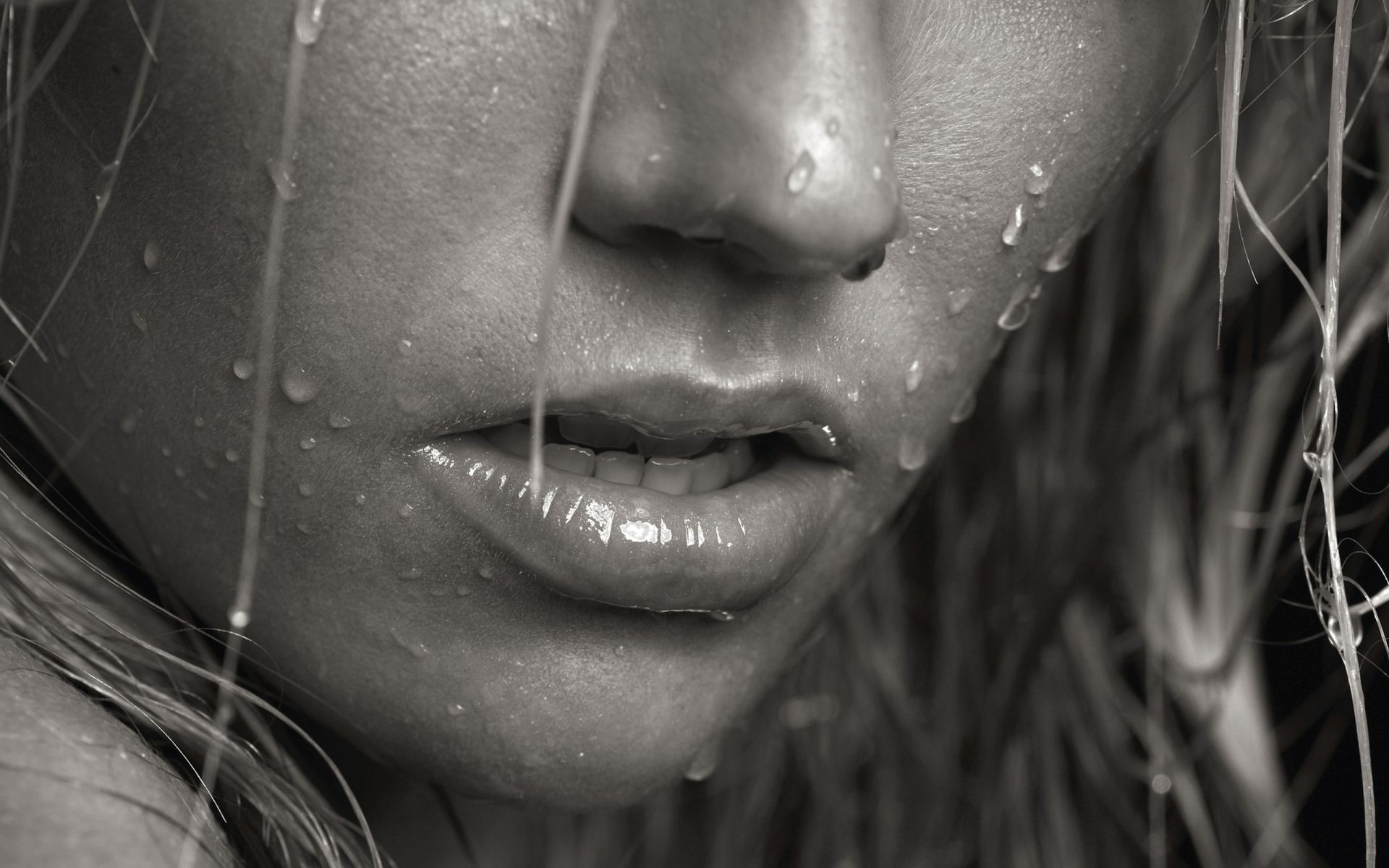 мокрые девушки монохромный портрет женщина девушка модель ню лицо мода сексуальный один взрослый сепия темный черный и белый глаз губы гламур дождь