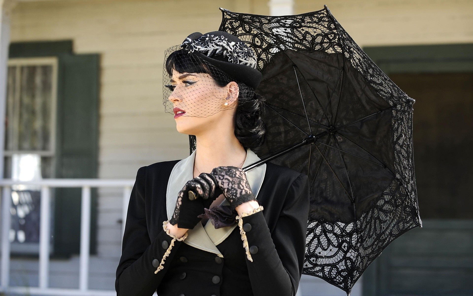 певицы женщина мода портрет взрослый носить модель один модные платье девушка гламур красивые зонтик