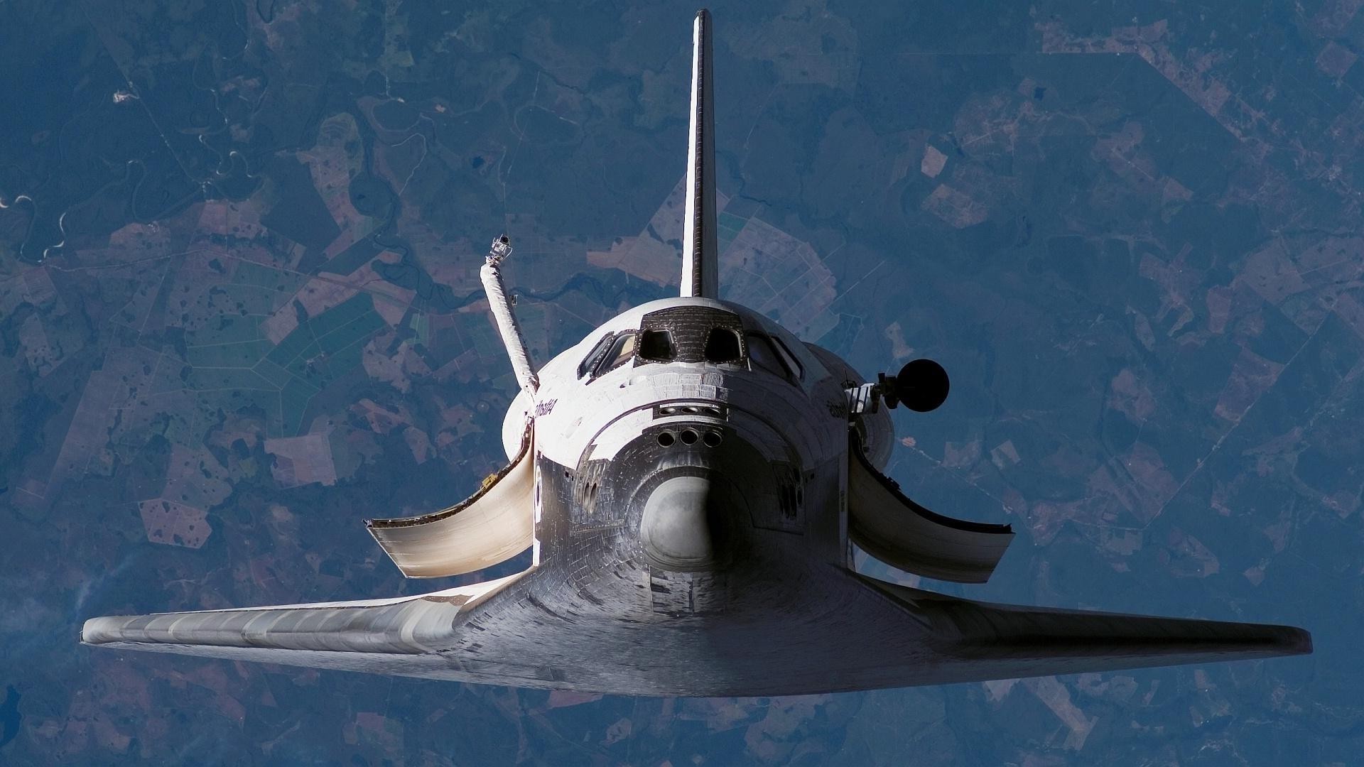 космические корабли самолет самолет транспортная система автомобиль путешествия аэропорт самолет рейс небо технология снег военные один воздуха космический корабль летать свет