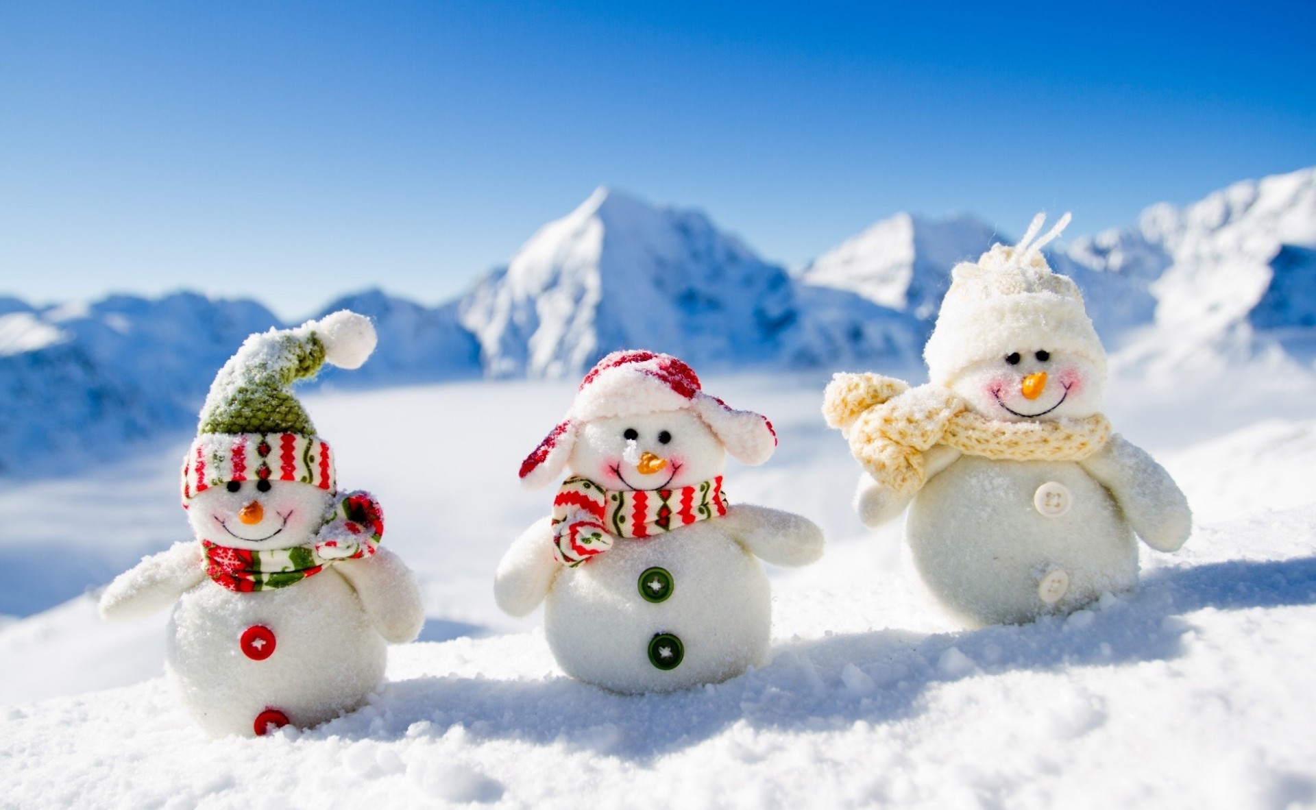 яркие краски снег зима снеговик холодная рождество мороз удовольствие сезон снежок лед замороженные традиционные морозный на открытом воздухе отдых праздник отпуск