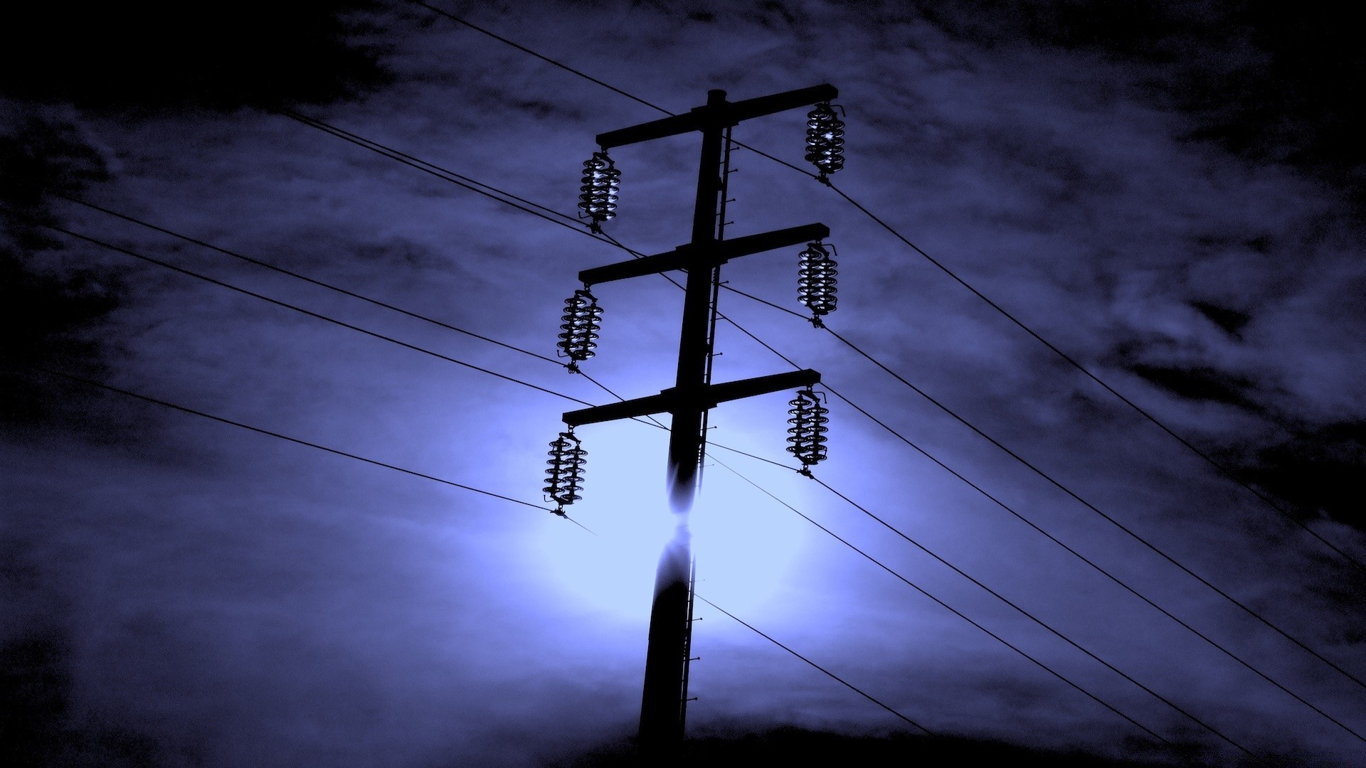 небо электричество напряжение провода мощность энергии небо распределение вольт опасность высокая линия тока поставка передача башня стресс сталь пилон сетки