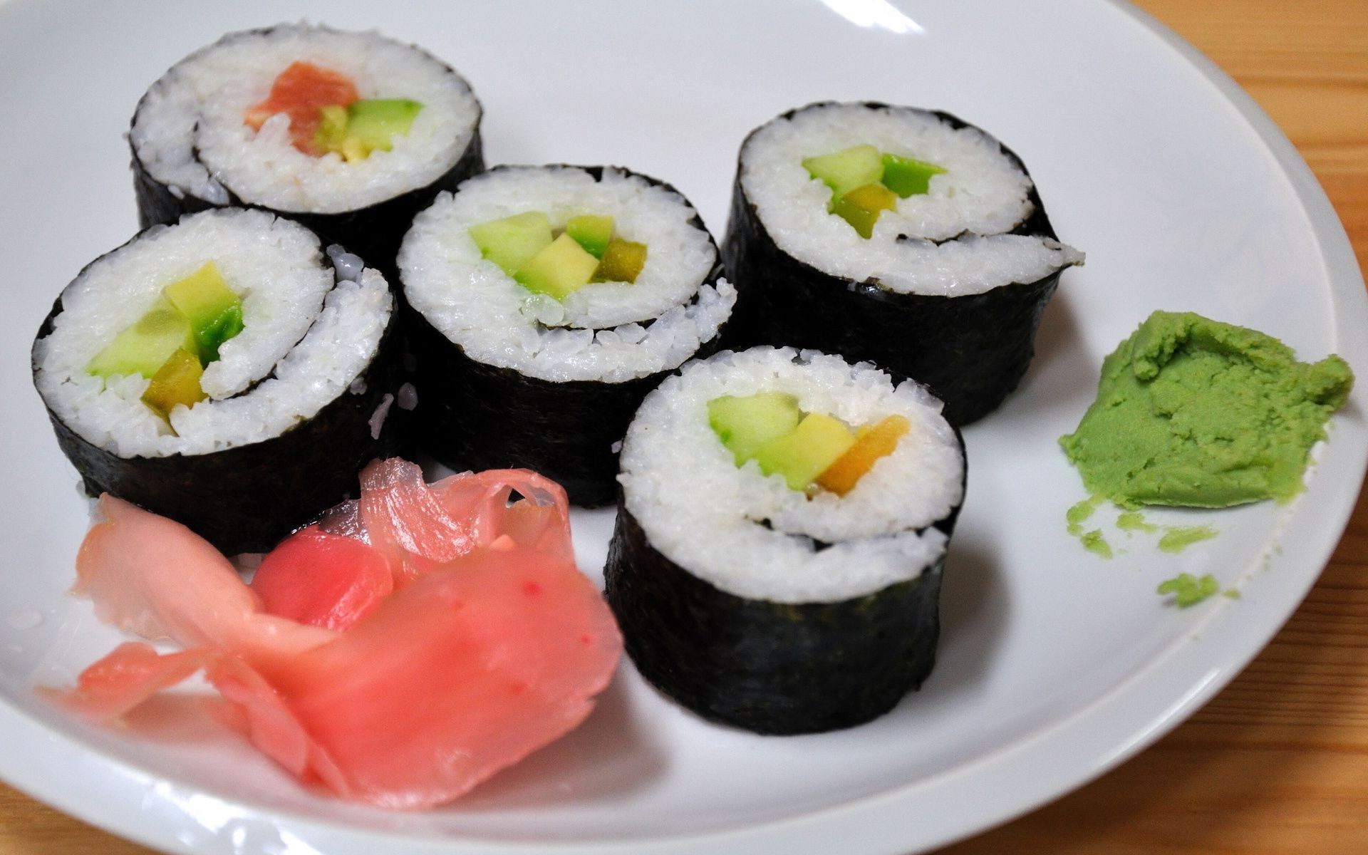 alimentos e bebidas sushi peixe algas arroz salmão frutos do mar comida atum wasabi caviar maca abacate sashimi jantar tradicional nori caviar almoço delicioso