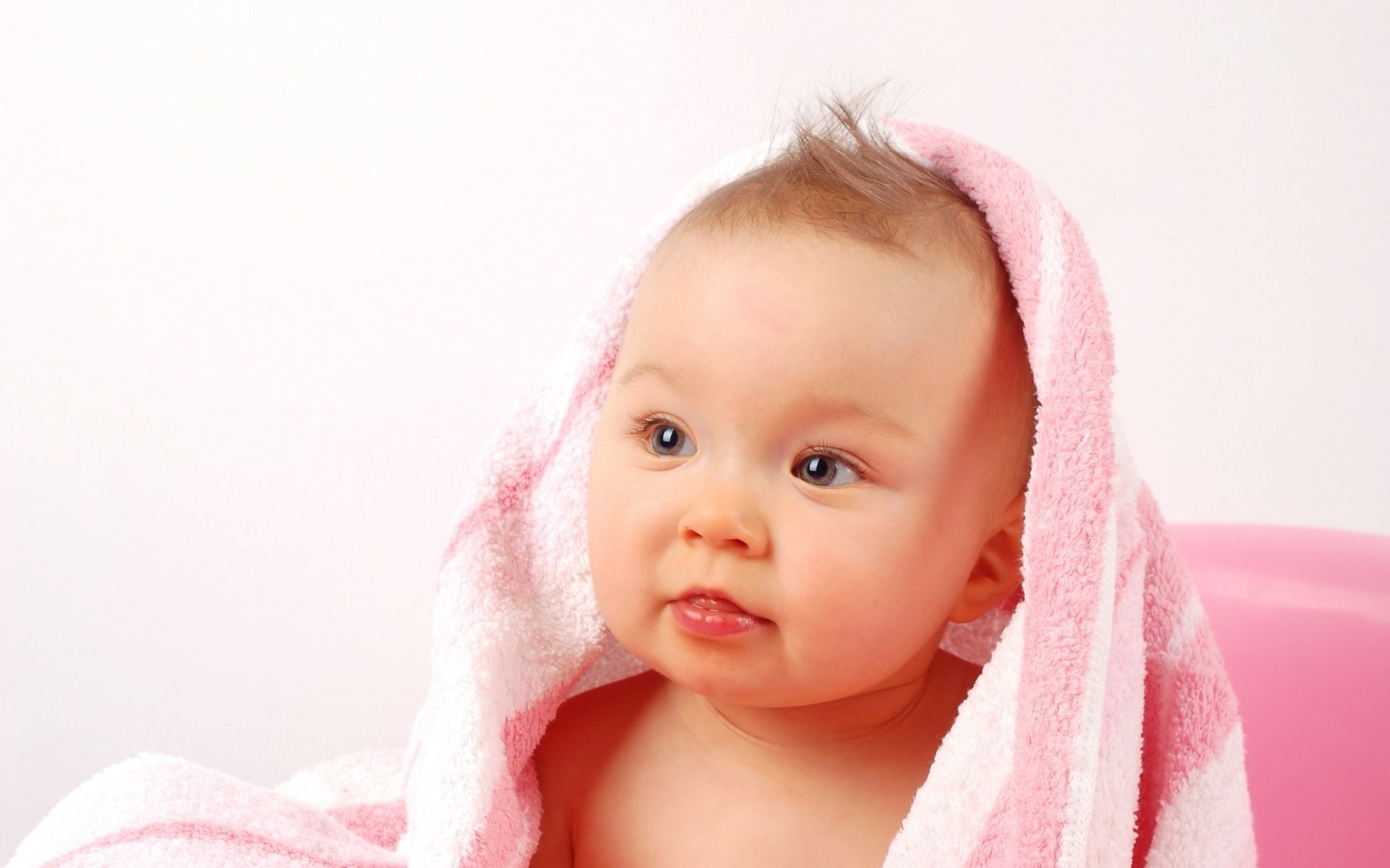 babes bebê toalha bebê pouco fofa inocência banheira limpar retrato solteiro banheiro couro menina criança cara