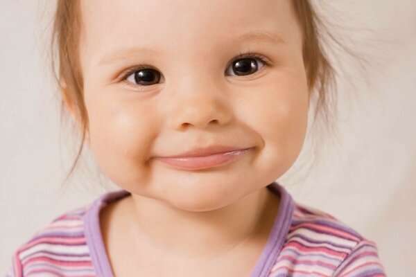 La ternura de la sonrisa y la travesura de la mirada