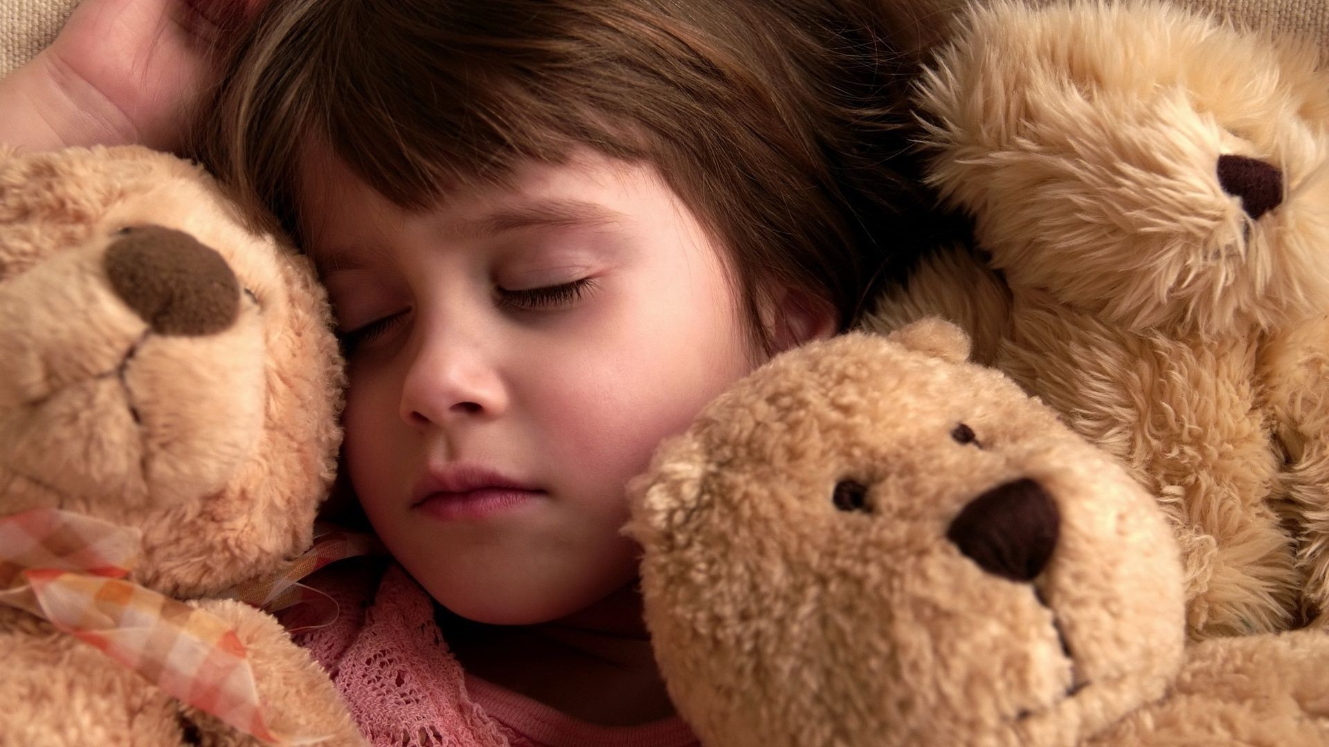 dormir niños peluche bebé lindo juguete abrazo amor poco felpa placer dos uno bebé niña confitería familia mujer