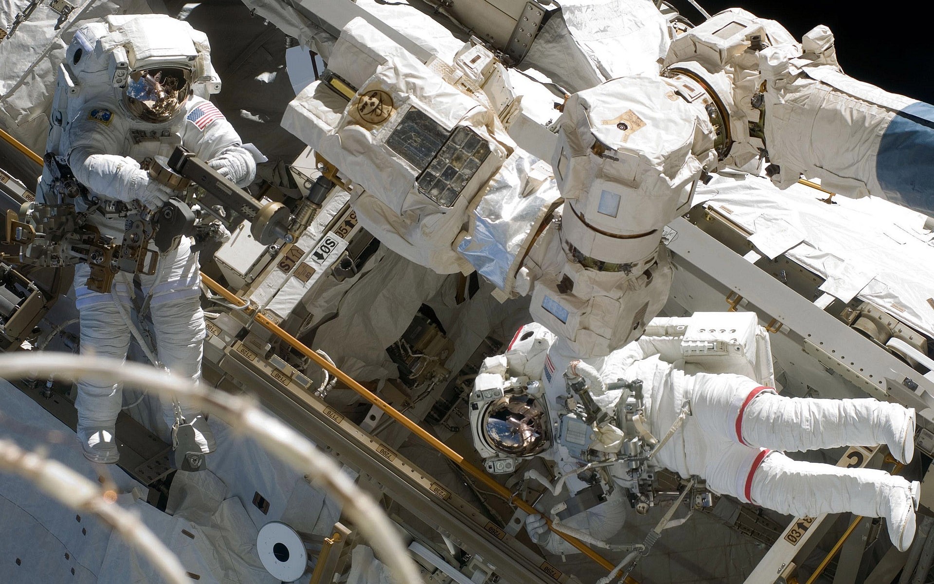 espacio astronauta tecnología robot contaminación nave espacial industria máquina ciencia militar energía fabricación automóvil hombre acero equipo guerra exploración combustible residuos