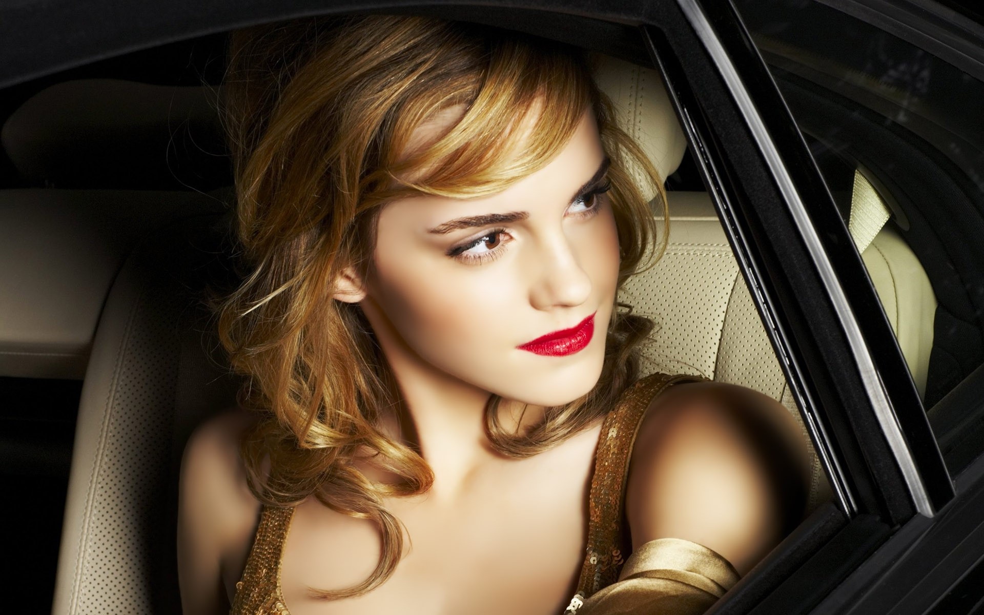 актрисы женщина мода девушка сексуальный модель гламур красивые автомобиль роскошные портрет довольно в помещении элегантный ню модальность