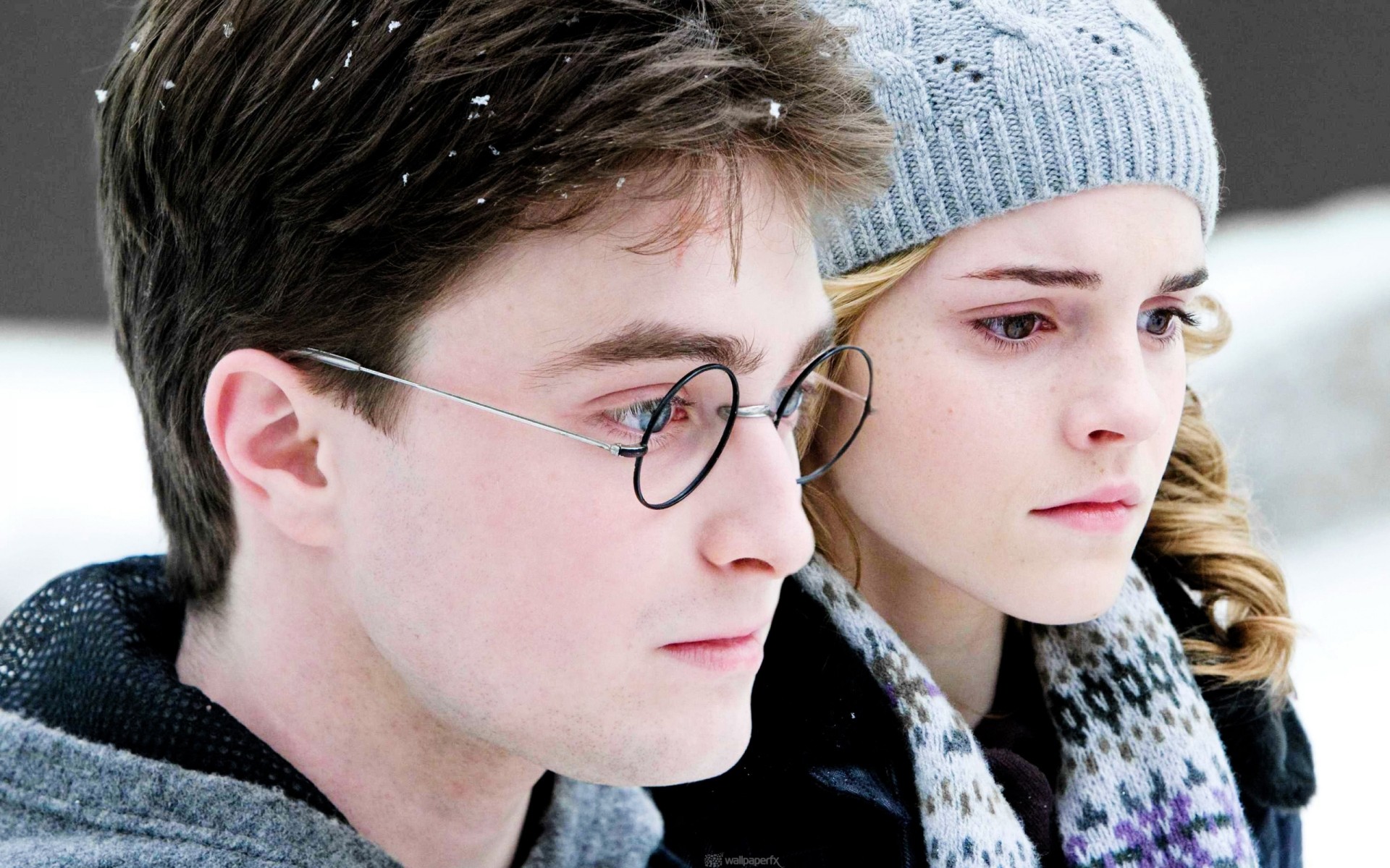 movies woman fashion cold winter love man young scarf cute pretty romance portrait harry potter emma watson daniel radcliffe