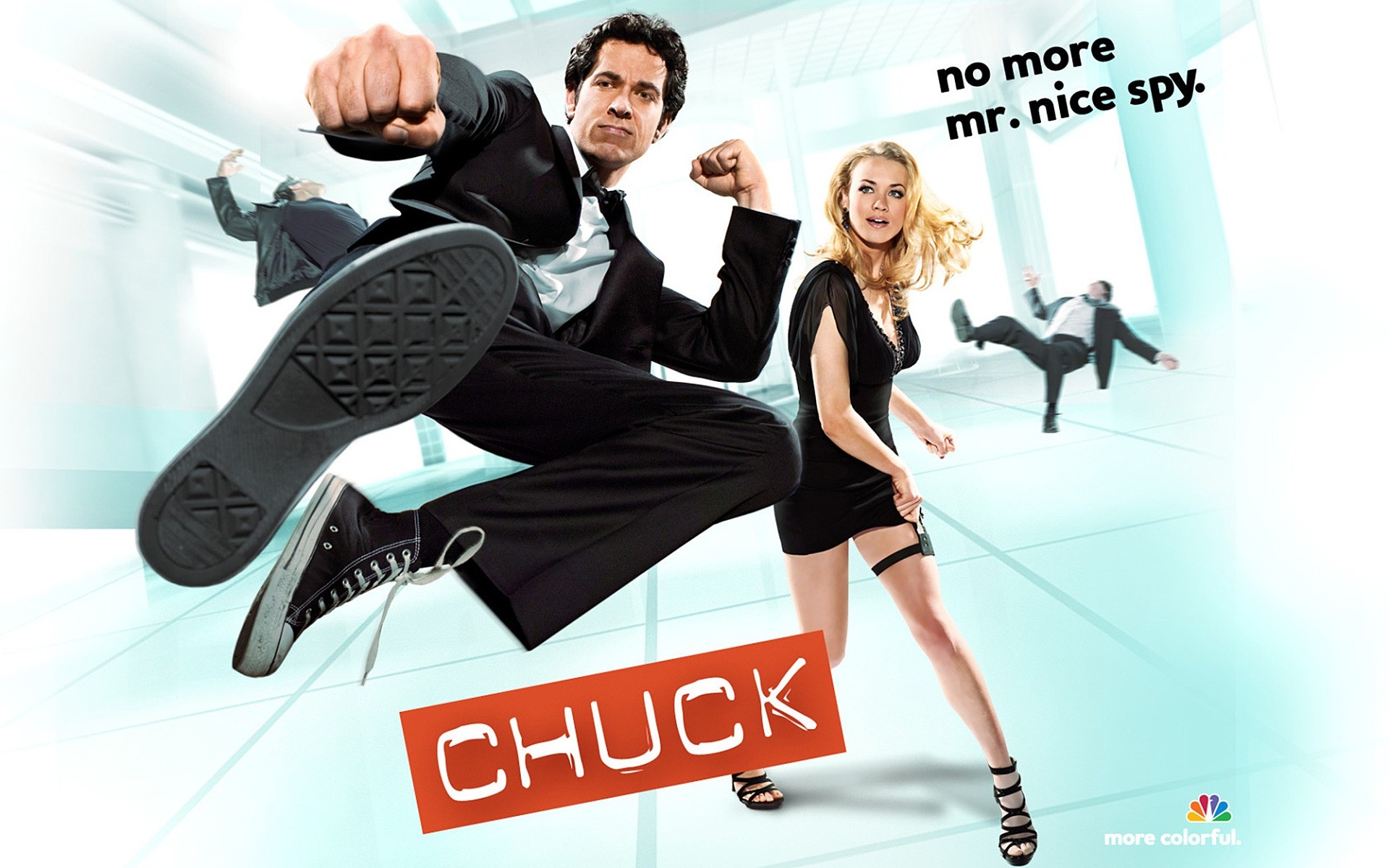 series de televisión negocios adulto hombre oficina mujer comunicación horizontal éxito chuck sarah zachary levy yvonne strahovski