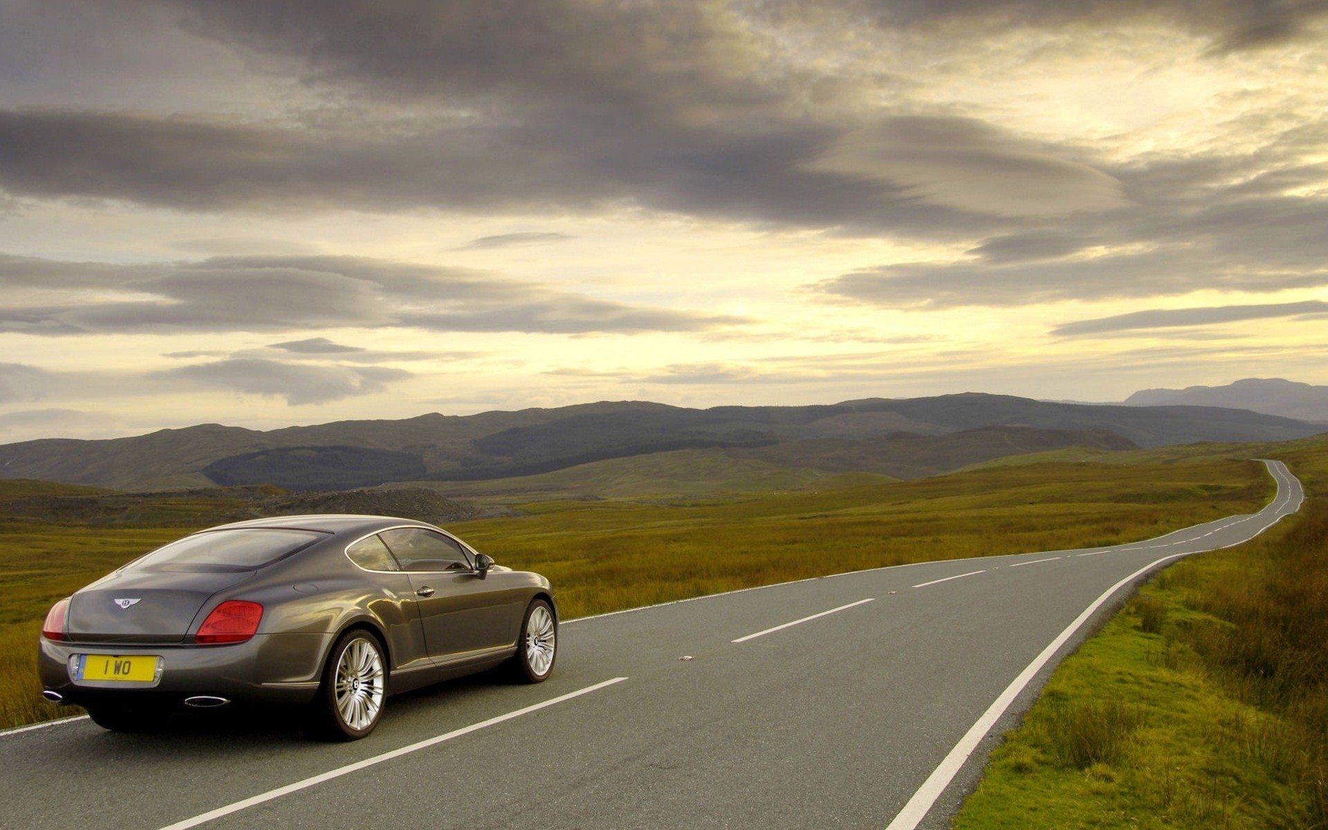 bentley carretera asfalto paisaje negro viajes coche carretera sistema de transporte prisa cielo bentley continental gt