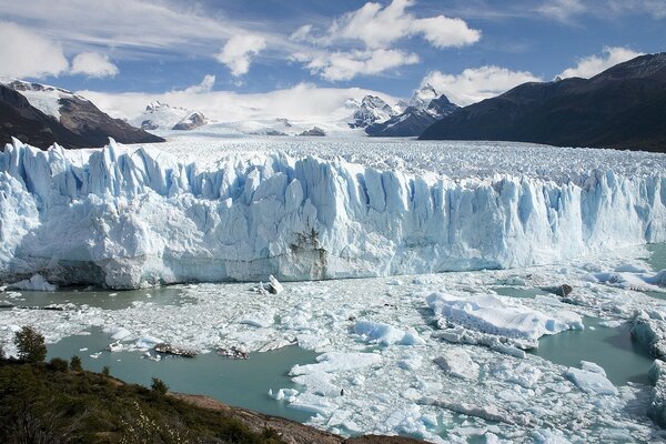 El hielo se rompió y flotó