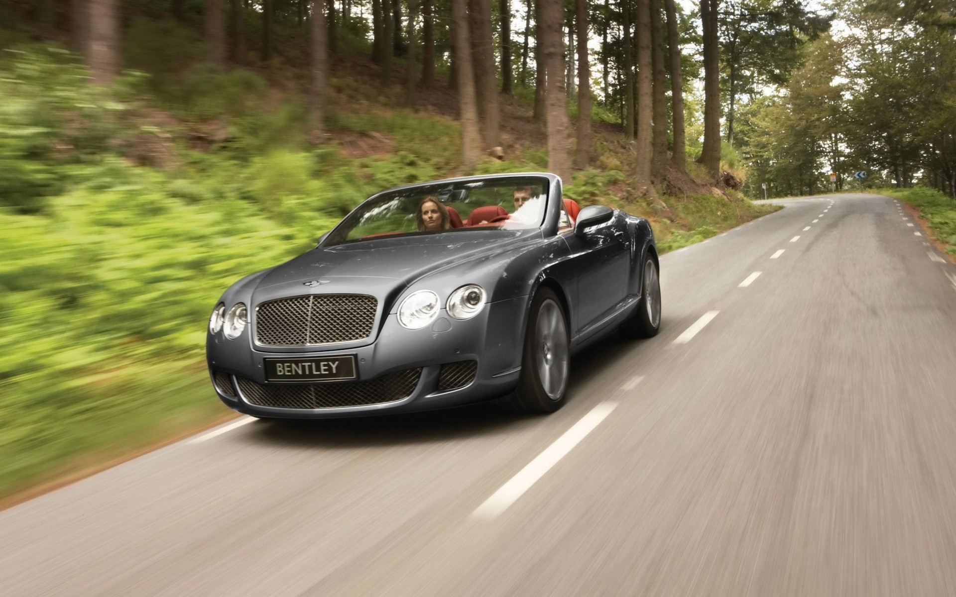 bentley auto auto asphalt transportsystem straße schnell beeilen sie sich fahren schwärze bürgersteig räder continental gtc