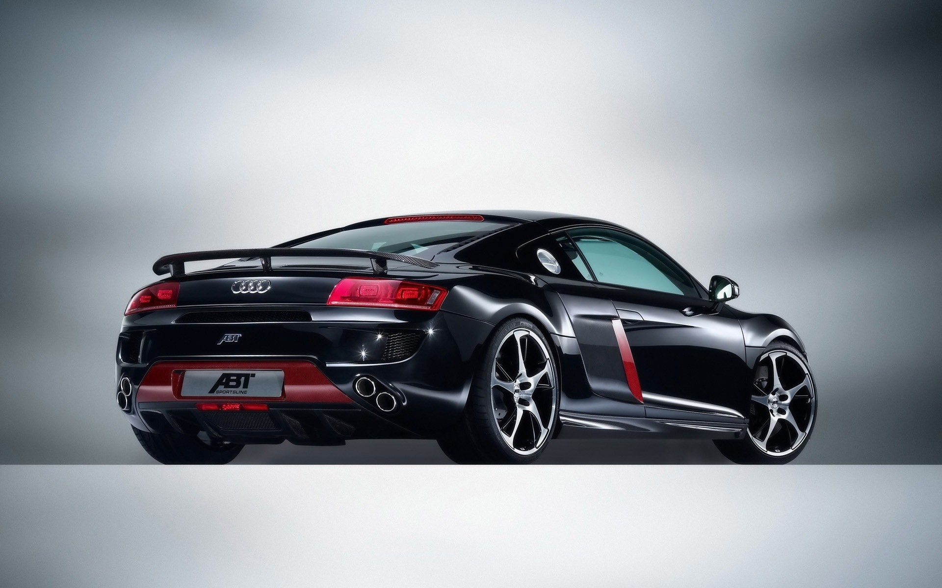 audi coche coche ruedas carreras automotriz unidad rápido coupé prisa asfalto sistema de transporte acción sedán competencia audi r8