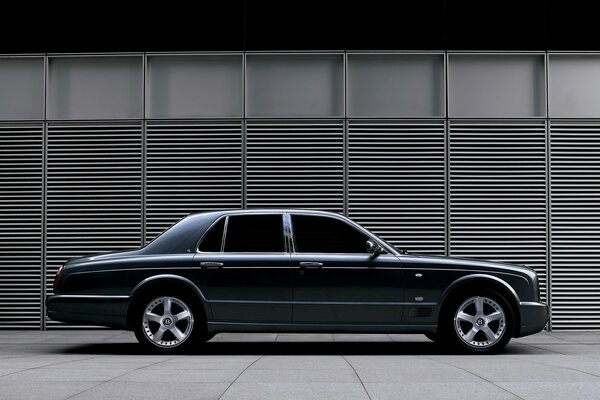 Bentley noir de première génération