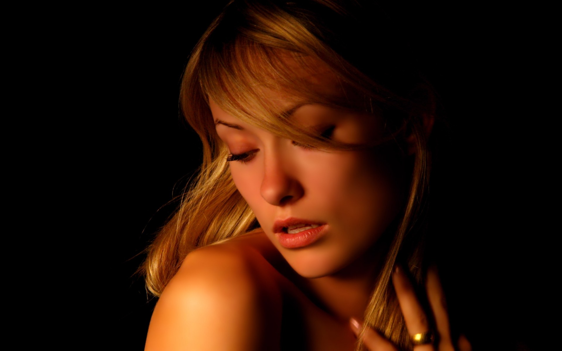 женщина портрет девушка мода сексуальный гламур темный довольно один ню