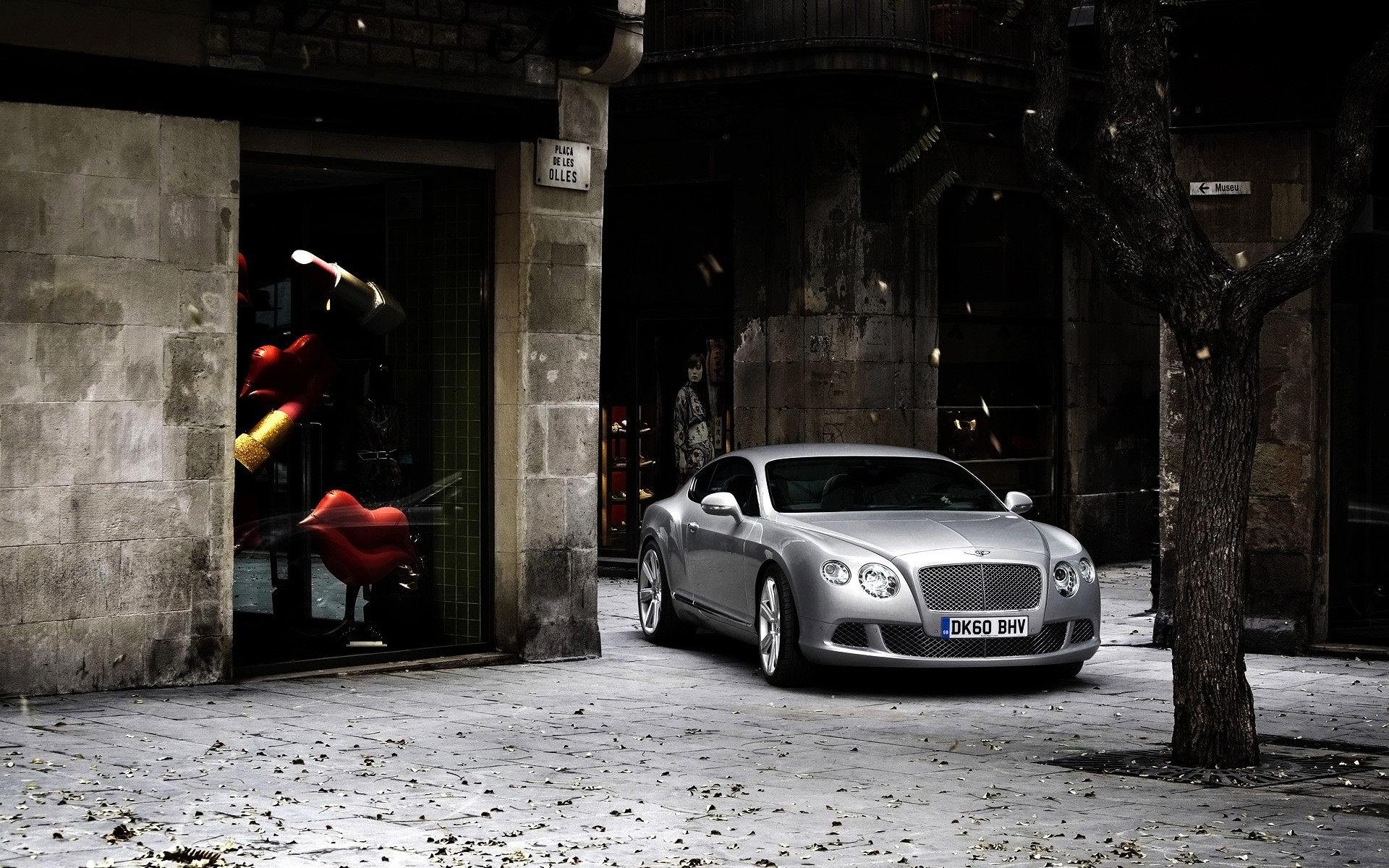 bentley sokak alev polis suç şehir yol savaş kentsel ışık araba araba bentley continental gt