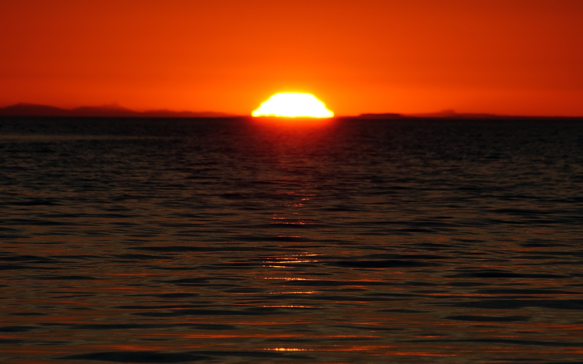 été coucher de soleil aube soleil eau soir crépuscule océan mer plage réflexion beau temps silhouette paysage ciel