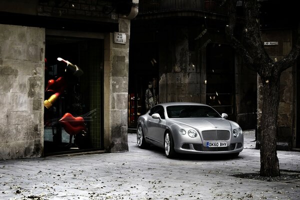 Bentley zur Tatzeit auf der Straße