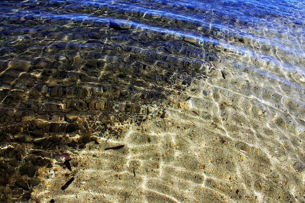 Mar tranquilo, agua clara