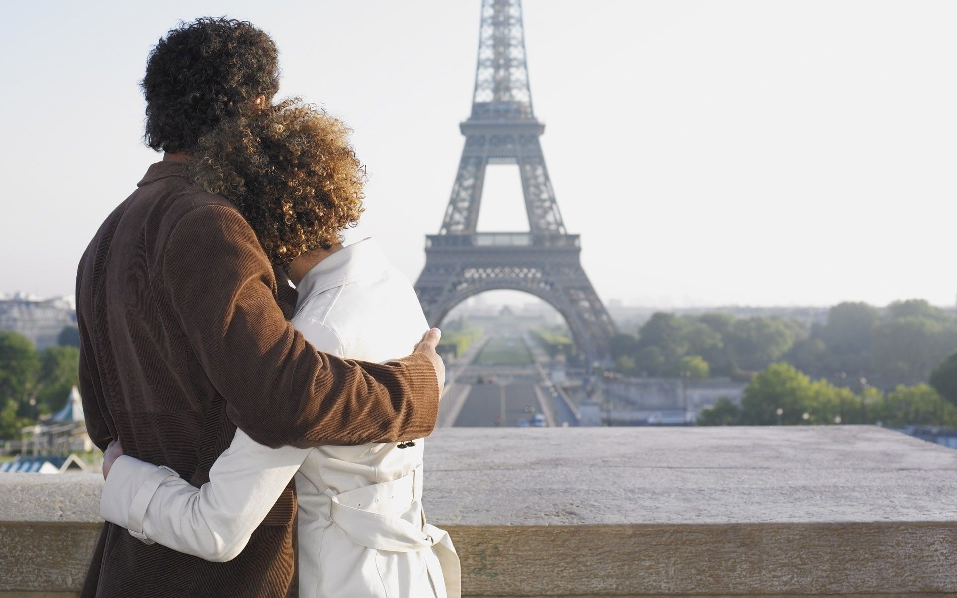 romance viajes al aire libre adulto luz del día hombre agua ciudad parque arquitectura solo cielo urbano turismo religión mujer