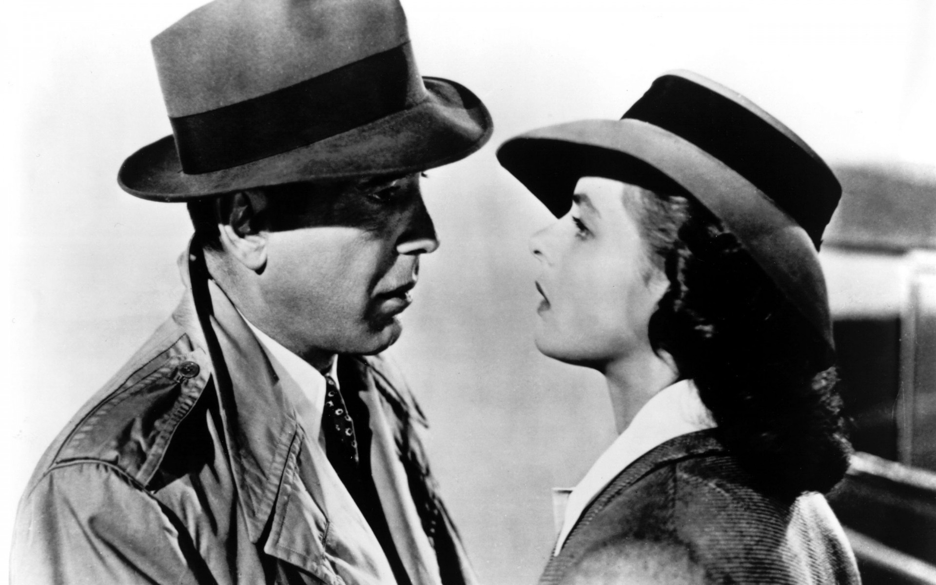 filmes adulto véu dois vestir tampa homem roupa retrato um militar três expressão facial outerwear ator administração grupo líder mulher humphrey bogart ingrid bergman romântico