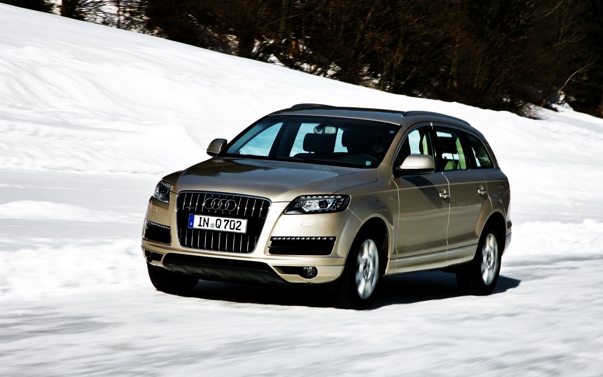 audi araba araba kar kış ulaşım sistemi acele et hızlı sürüklenme yol sürücü aksiyon tekerlekler buz audi q7