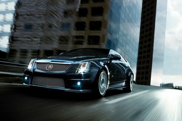 Noir Cadillac promenades dans la rue