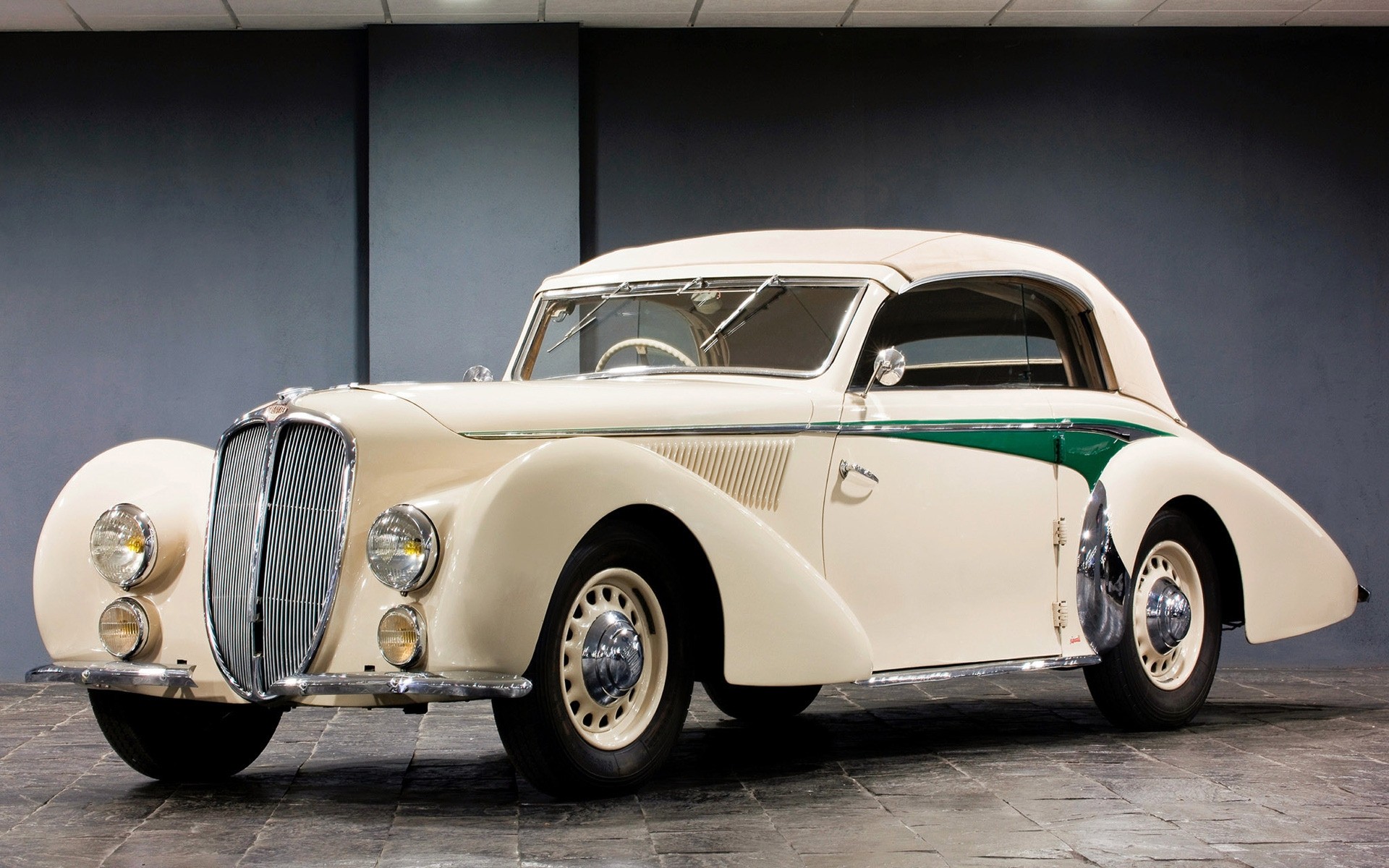 classic / old cars samochód pojazd samochodowy chrome disc system transportu klasyczne koła coupe pokaż szybki kabriolet