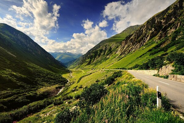 Landschaft der Berge während der Reise