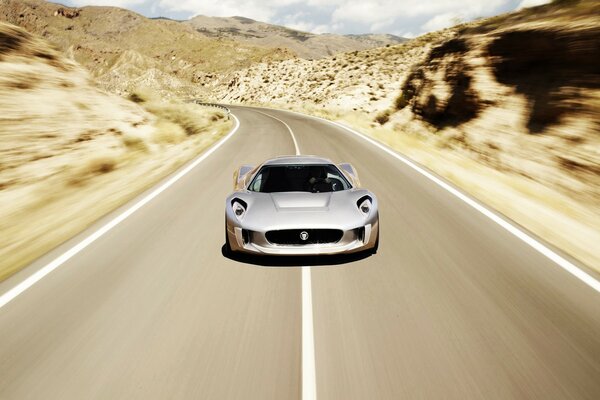 Jaguar velocidad C-X75 concepto