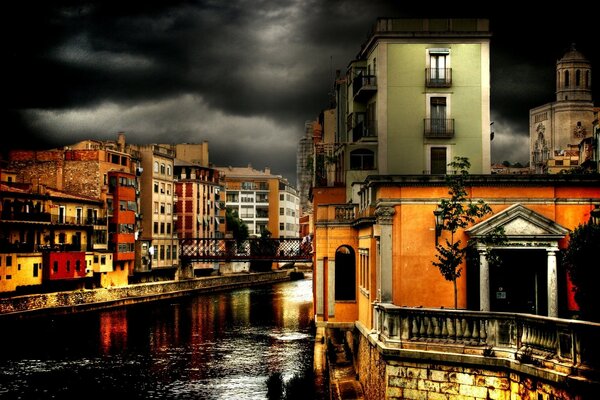 Paisaje urbano brillante en el fondo de la noche