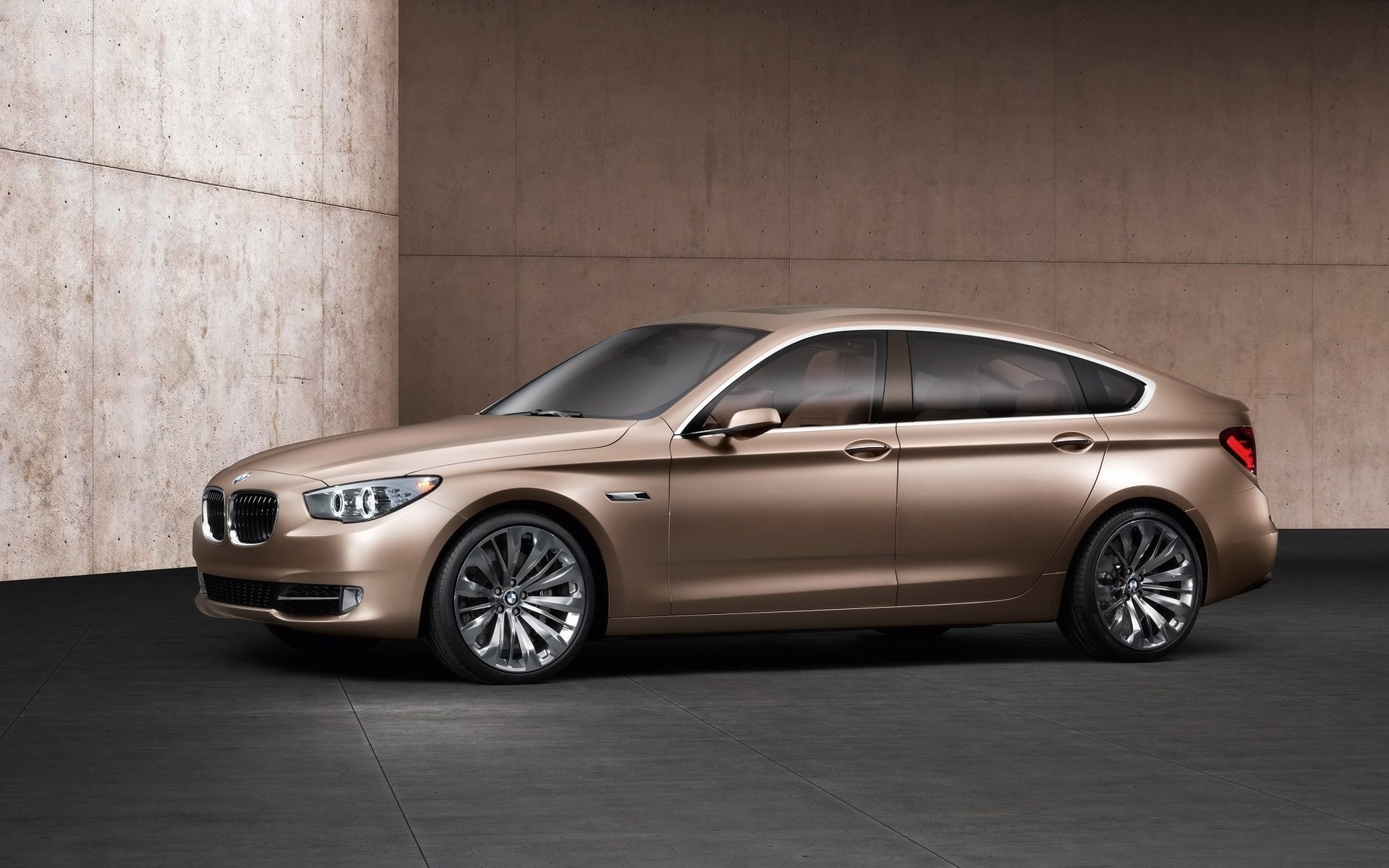 bmw auto auto nigella automobile coupé berlina ruote marciapiede asfalto mezzogiorno sistema di trasporto veloce cofano concetto bmw serie 5