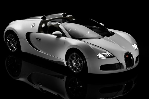 Красавчик Bugatti каждый его желает иметь