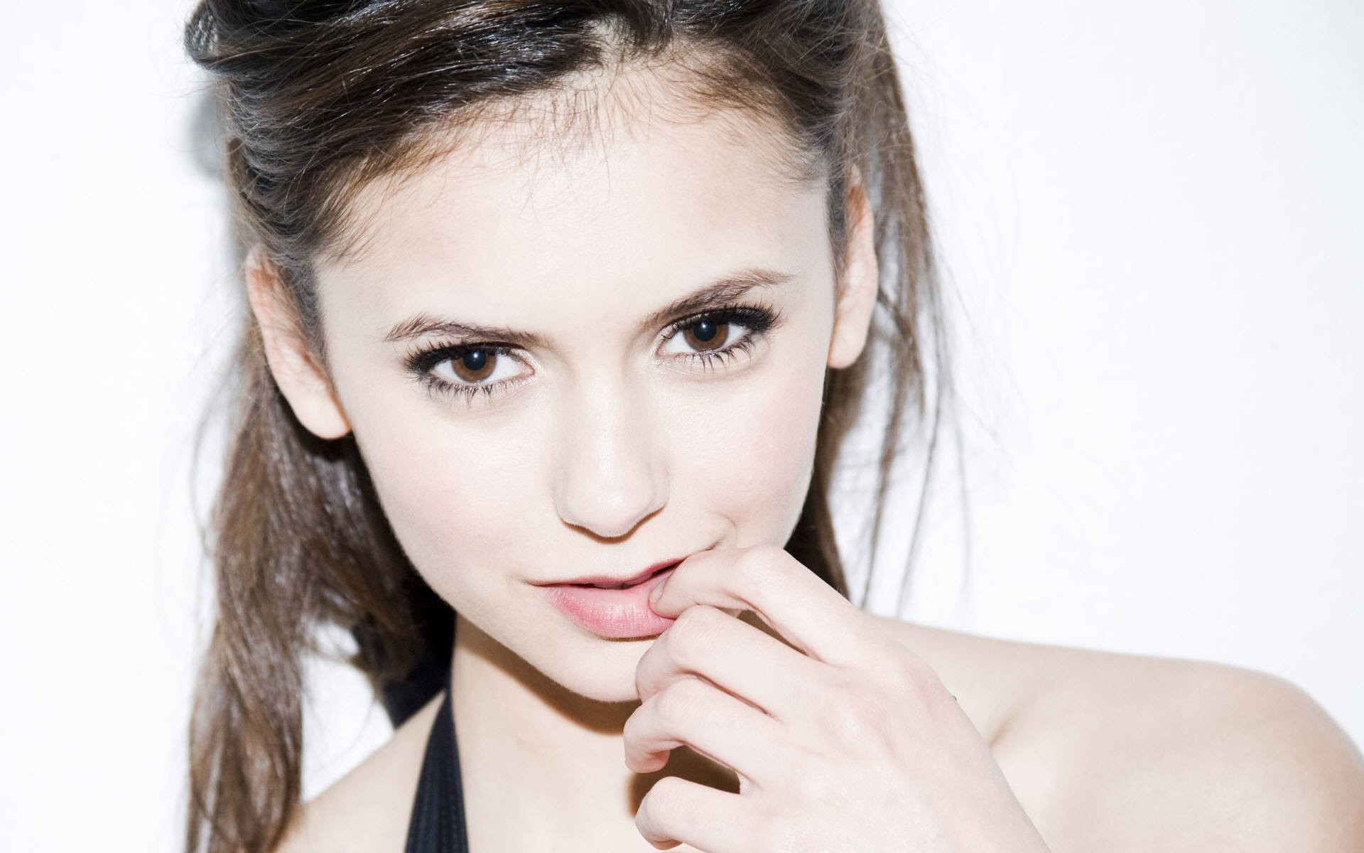 женщина мода гламур сексуальный кожа довольно глаз элегантный портрет губы милые молодой волосы