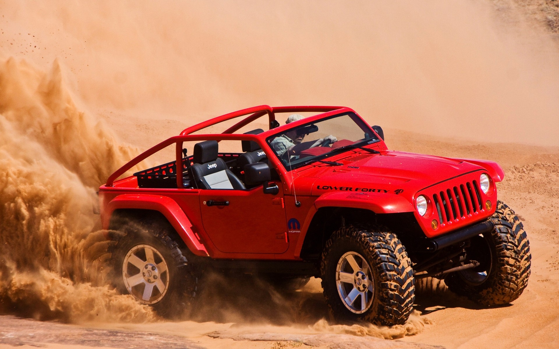 jeep carro carro corrida sistema de transporte rally unidade roda caminhão pressa competição sujeira automóvel solo ação motorista bicicleta rápido estrada pista