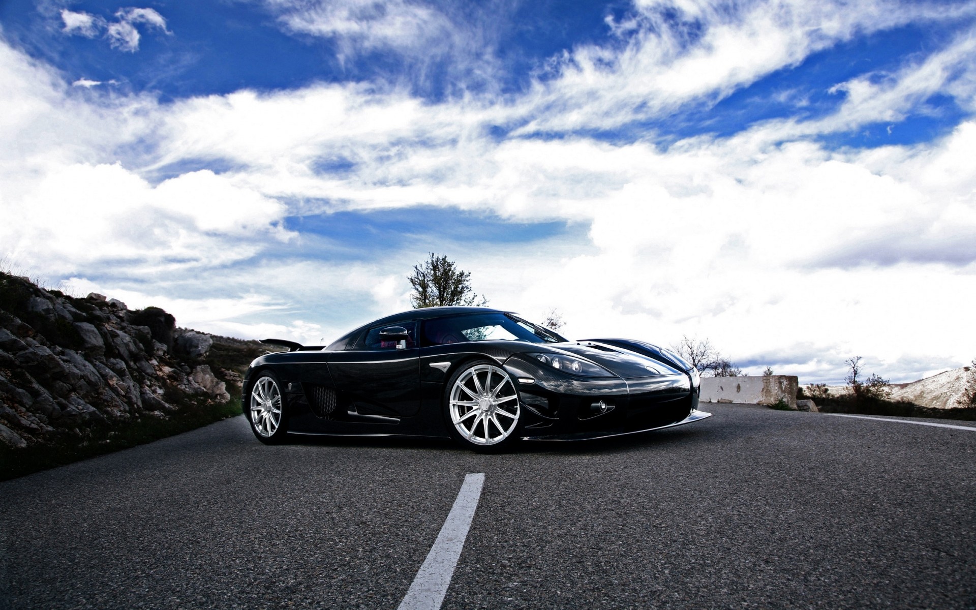 koenigsegg voiture asphalte noir dépêchez-vous trottoir voiture route système de transport action lecteur midi rapide koenigsegg ssh