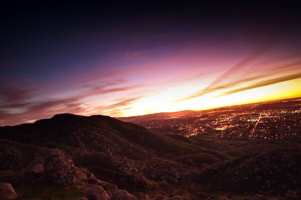 Paisajes. Atardecer y paisaje del amanecer