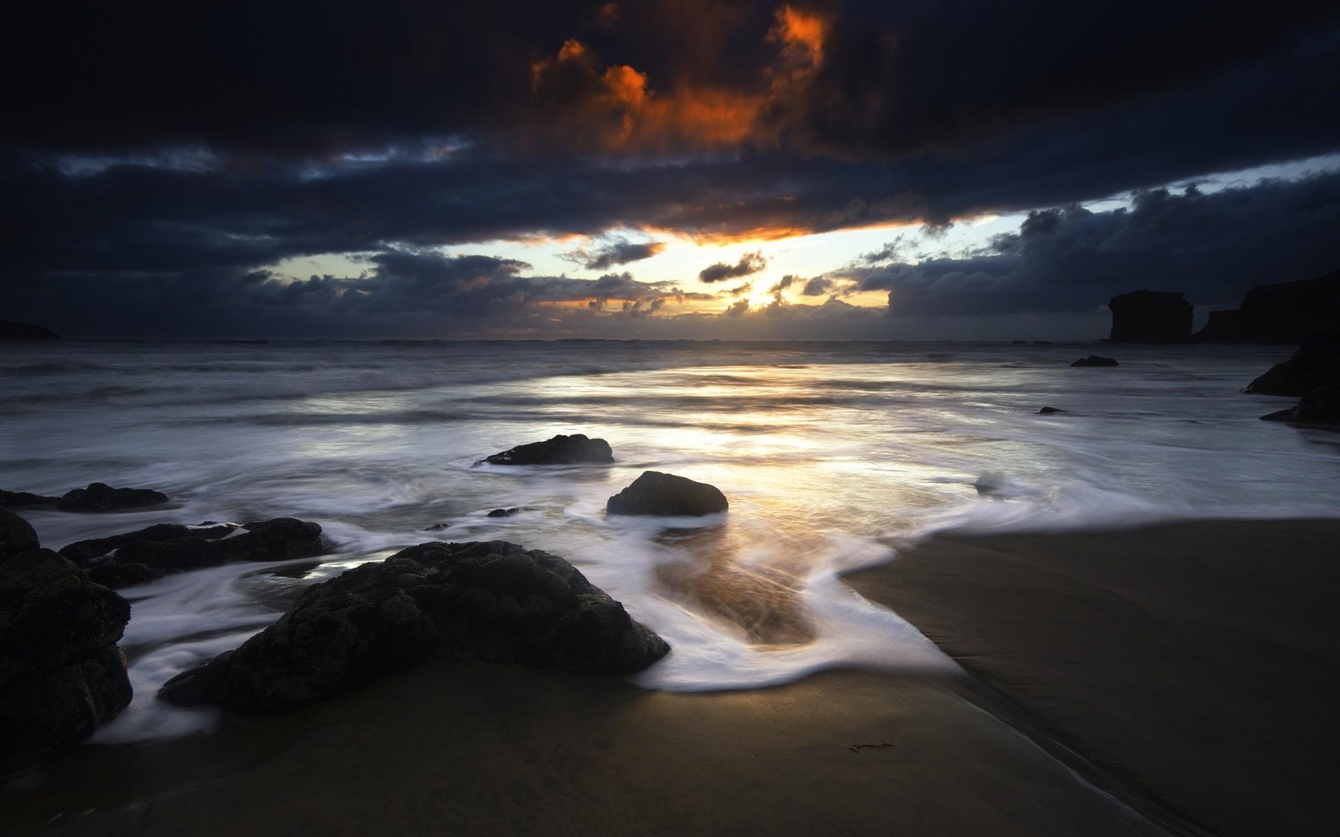 paesaggio tramonto spiaggia acqua oceano mare paesaggio alba crepuscolo sera mare paesaggio cielo sole surf viaggi sabbia roccia tempesta