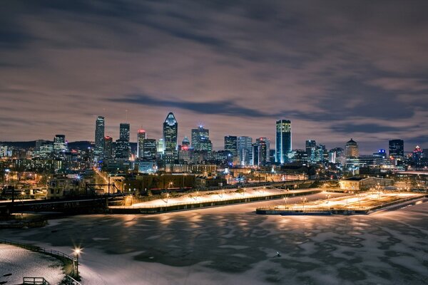 Landschaften. Stadtzentrum. Skyline der Stadt