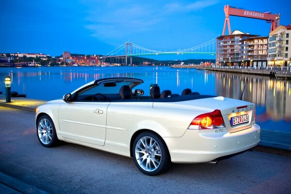 Volvo C70 Vanilla Pearl of 2010