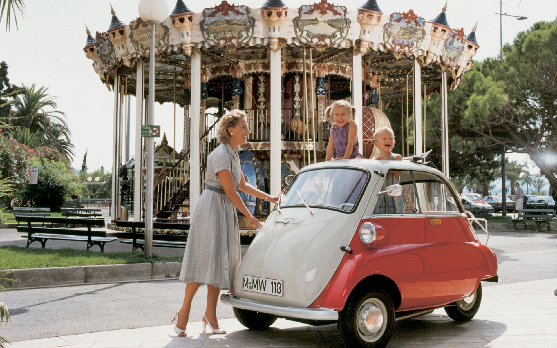 classic / old cars автомобіль місто вулиця колеса автомобіль на відкритому повітрі карнавал