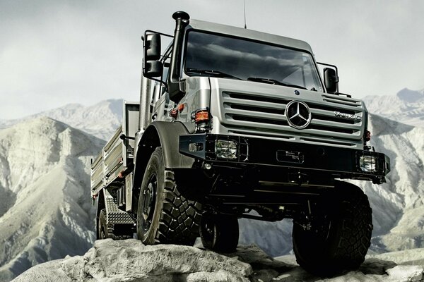 Excellent Mercedes-benz truck