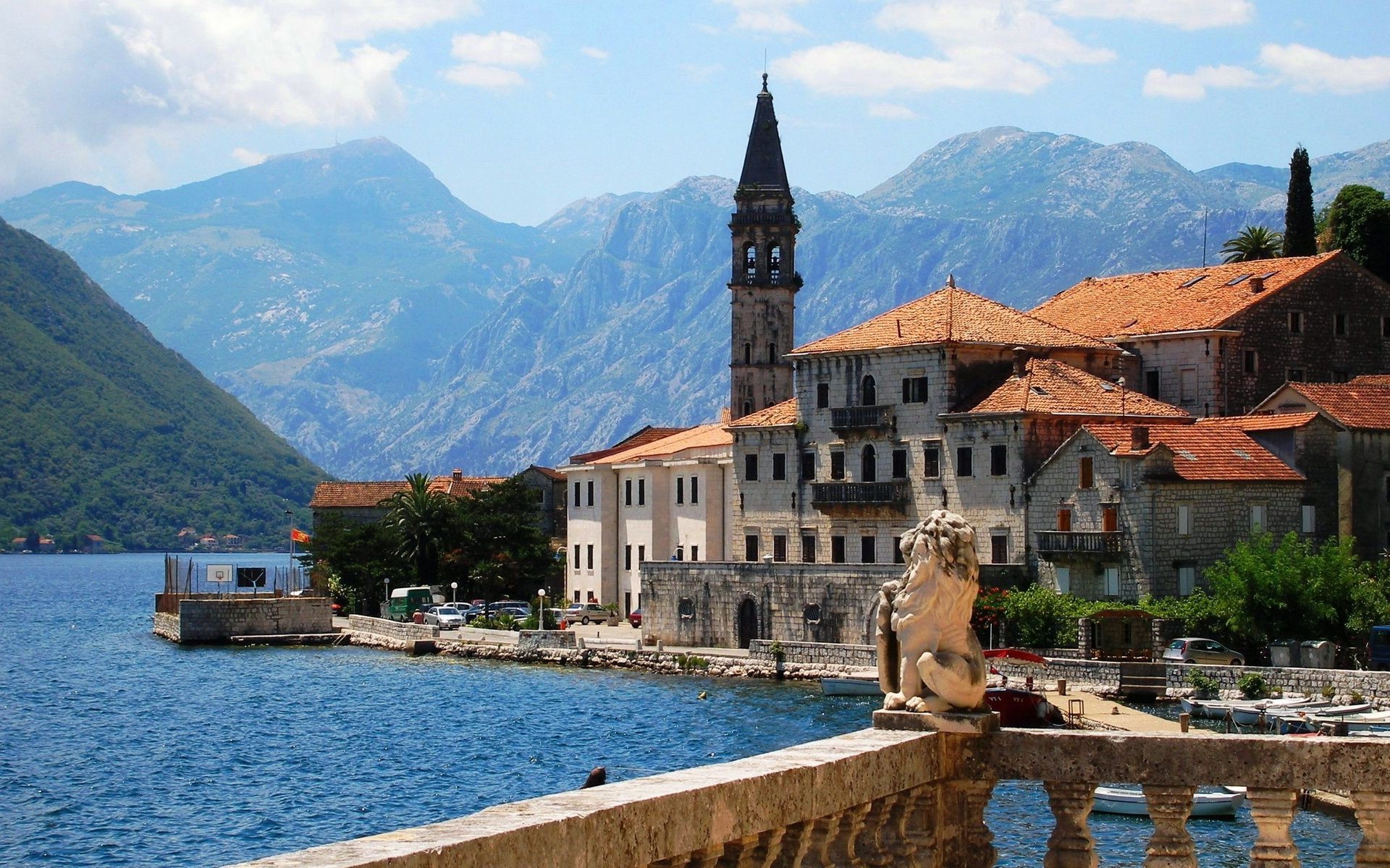 kaleler su seyahat göl mimari açık havada dağlar ev manzara doğal gökyüzü ev gün ışığı şehir turizm nehir ağaç şehir yansıma tatil