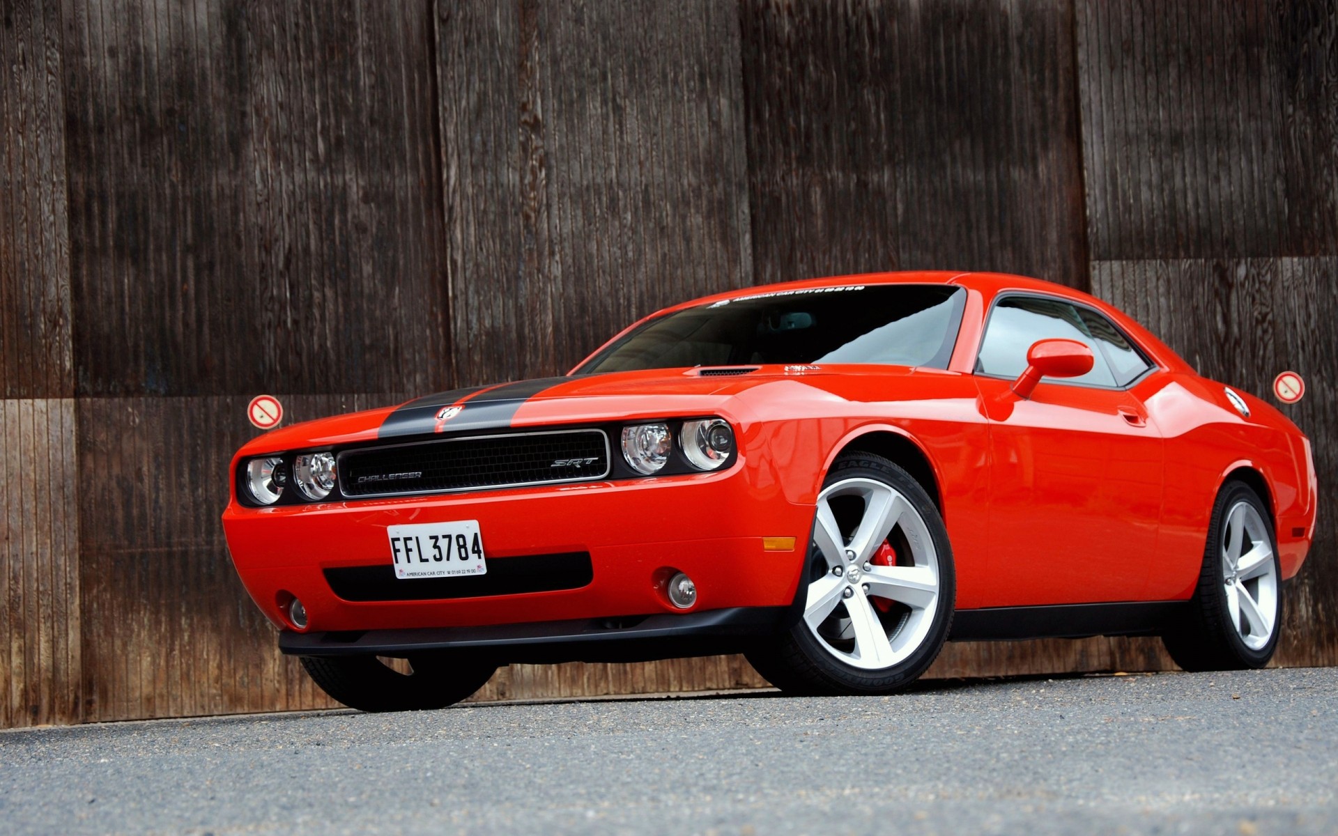 dodge voiture voiture course système de transport roues chaussée automobile lecteur action dodge challenger voiture de muscle