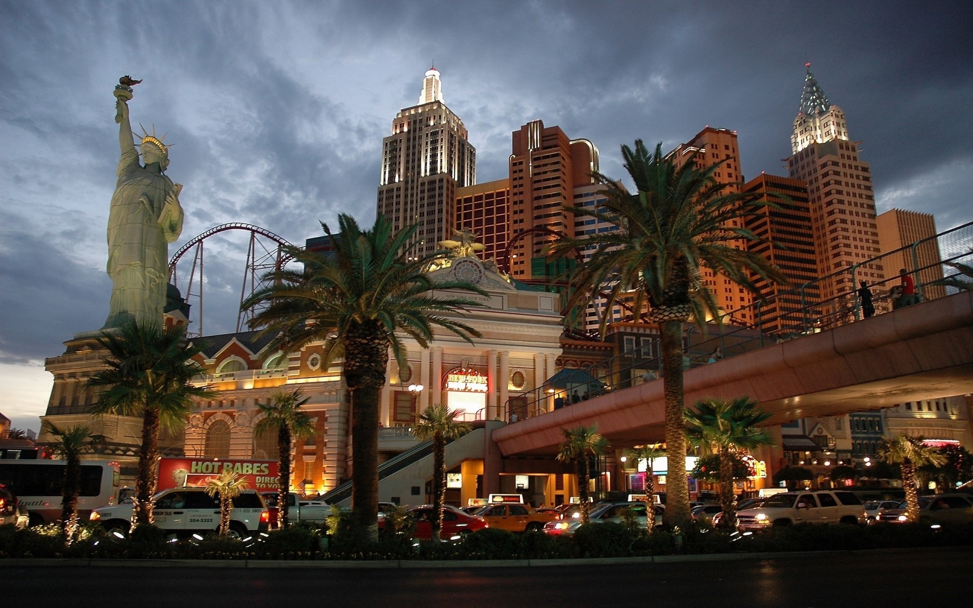 united states city travel evening architecture building hotel street casino dusk cityscape urban tourism illuminated sky skyline downtown vacation landmark light sunset