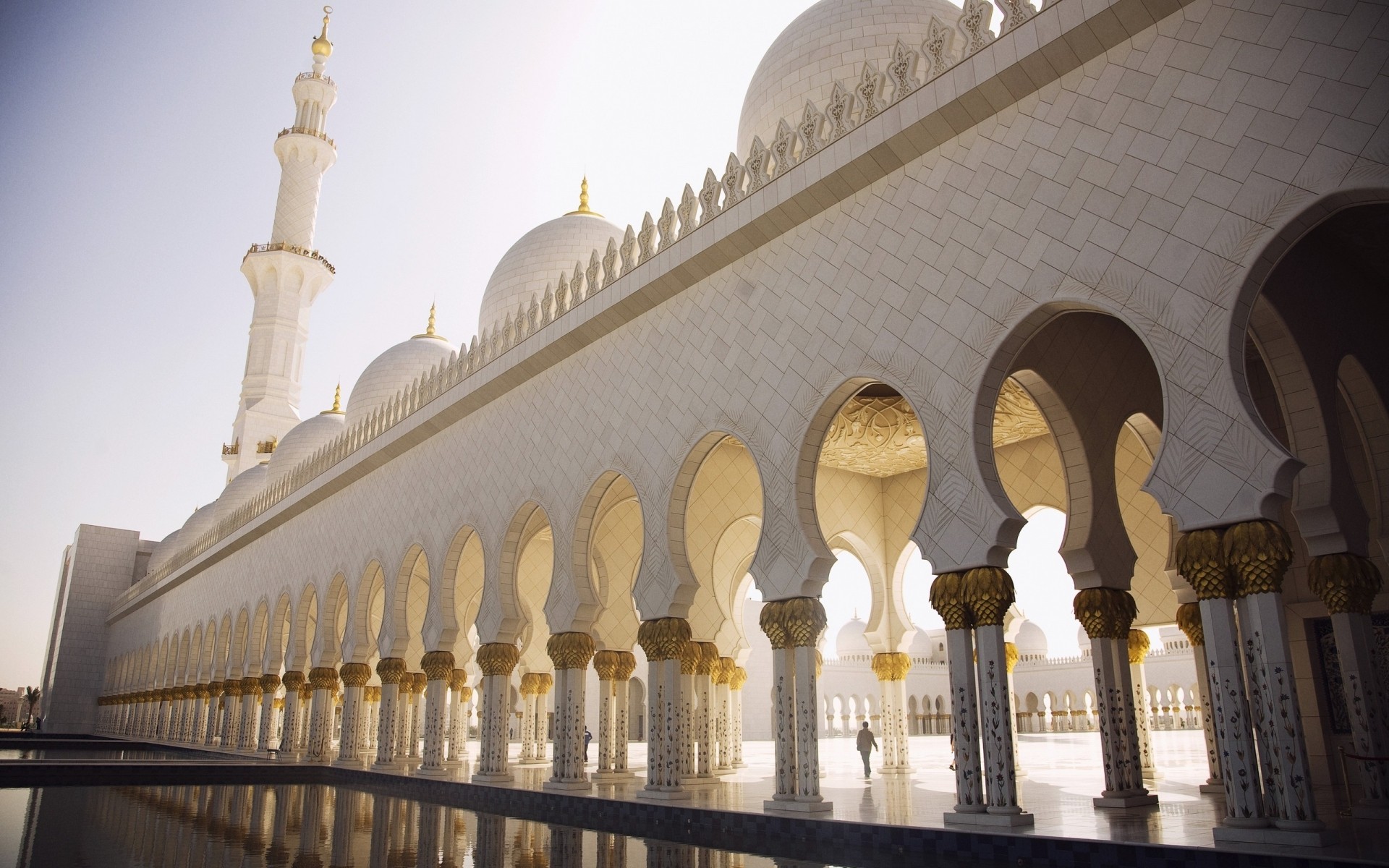 emirados árabes unidos minarete arquitetura religião viagens cúpula casa muçulmano céu ao ar livre alcorão religioso mármore antigos oração luz do dia cidade turismo praça vista foto