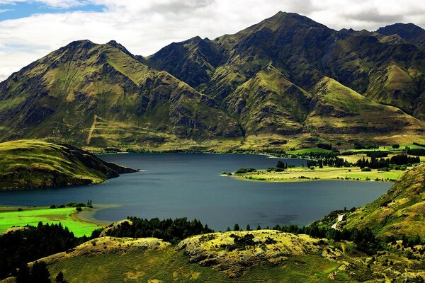 Landscape with a lake in the middle of the mountains