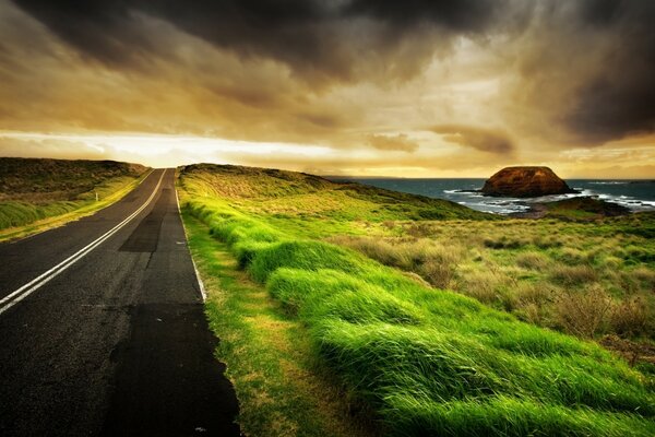 The road to the coast, going into the sky